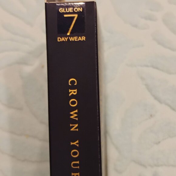 Majestic Nails - Crown Yourself Med length - Picture 4 of 6